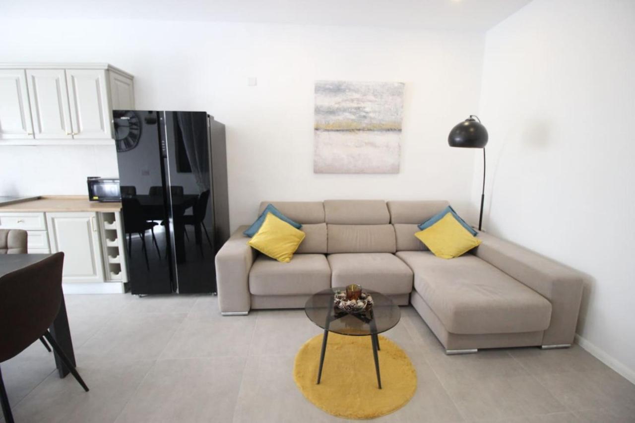 Gzira 3 Bedroom Apartment Exterior photo